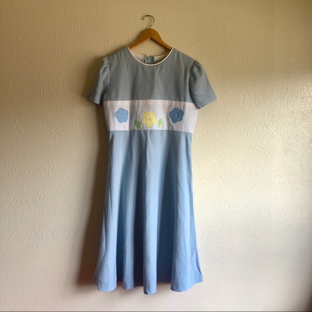 Vintage Cute Flowered Baby Blue Midi Dress